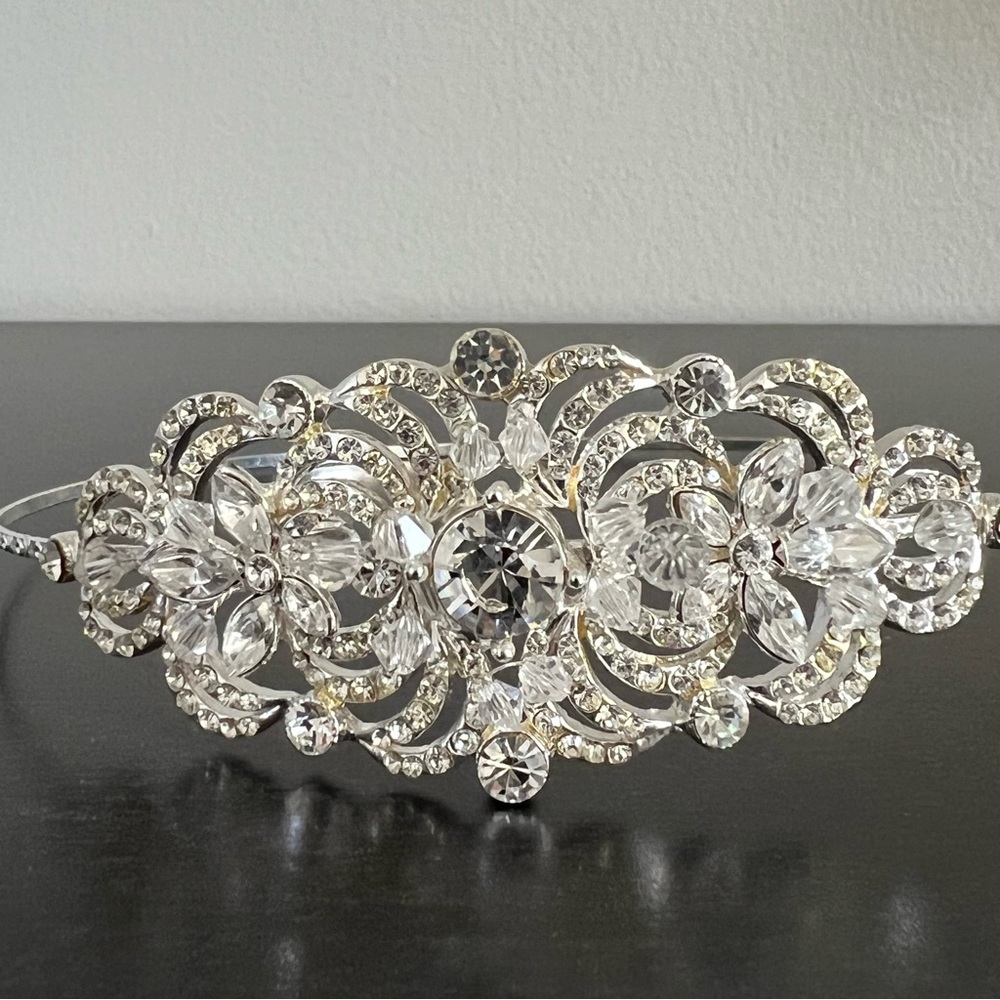 NWOT Crystal Vintage Silver Tiara Headband - Wedding - Picture 3 of 8